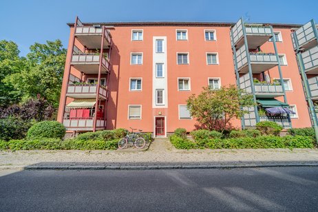 Attraktive 3,5-Zimmer-Wohnung mit Balkon und Stellplatz in begehrter Wohnlage von Berlin-Spandau