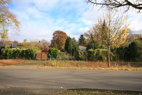 Attraktiver Baugrund in Falkensee-Finkenkrug (ca. 24m Straßenfront) mit Altbestand