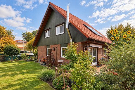 Attraktives Einfamilienhaus mit bester Ausstattung auf sonnigem Südwestgrundstück in guter Wohnlage