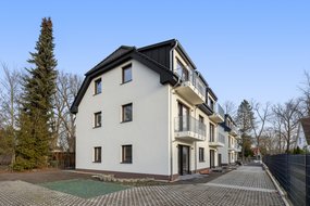 Beeindruckend schöne 3-Zimmer-Erdgeschosswohnung mit Terrasse in exklusiver Seenähe