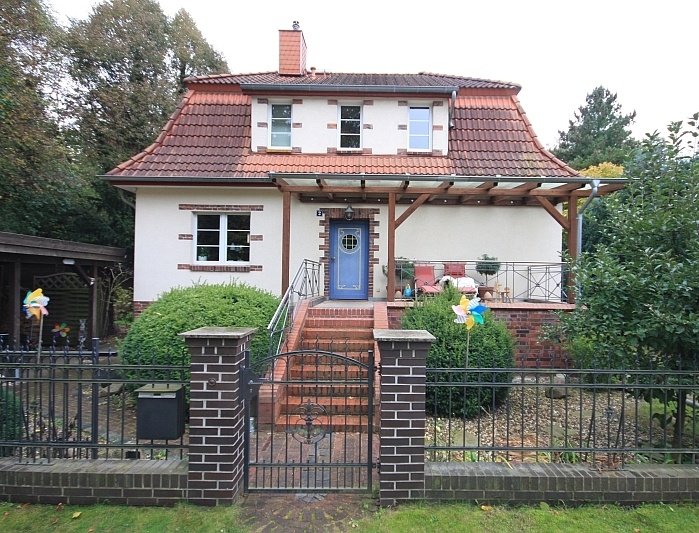 Beeindruckend schönes Einfamilienhaus von 1936 in direkter Nähe vom Lindenweiher in Finkenkrug