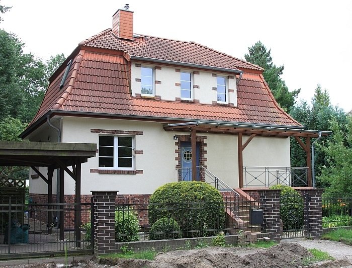 Beeindruckend schönes Einfamilienhaus von 1936 in direkter Nähe vom Lindenweiher in Finkenkrug
