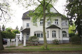 Bestlage: Kaulbachstraße! Traumhafte 3-Zimmer-Altbauwohnung von 1912 mit Wintergarten