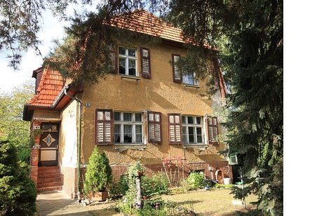 Bezaubernde Altbauvilla von 1929 mit besonders viel Altbaucharme auf sonnigem Süd-/Westgrundstück