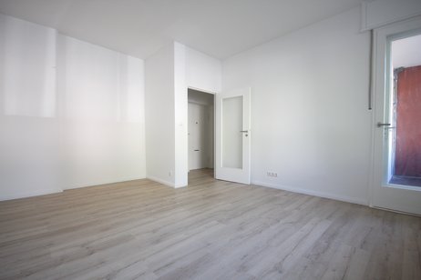 Bezugsfreie 1-Zimmer-Wohnung mit Balkon (Erstbezug nach Sanierung) in bester Lage von Berlin-Spandau