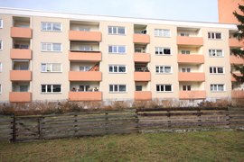 Bezugsfreie 2-Zimmer-Wohnung (Hochparterre) mit Balkon in gefragter Wohnlage