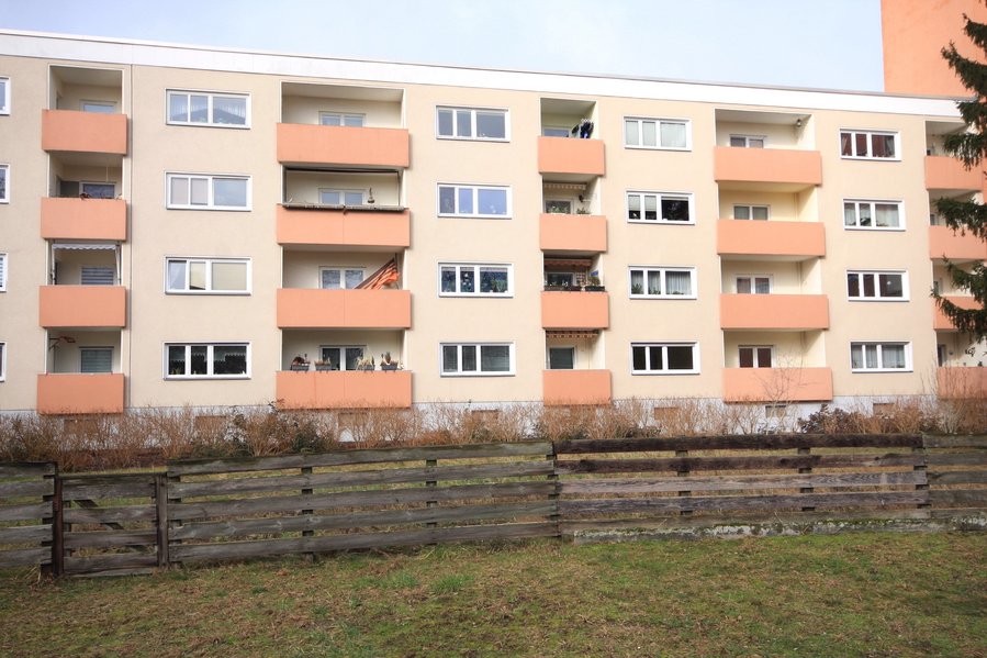 Bezugsfreie 2-Zimmer-Wohnung (Hochparterre) mit Balkon in gefragter Wohnlage