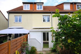 Bezugsfreies Reihenhaus auf sonnigem Südgrundstück – ruhig und zentral gelegen