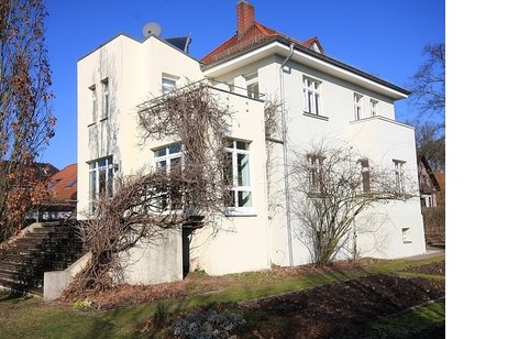 Bildschöne Altbauvilla von 1932 mit geschmackvoller Ausstattung auf herrlichem Südgarten