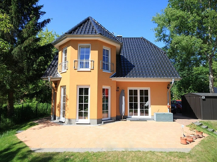 Bildschönes Einfamilienhaus mit bester Ausstattung in Toplage Falkensee-Finkenkrug!