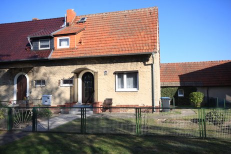 Charmante Doppelhaushälfte von 1935 mit Blick auf Felder und Wiesen