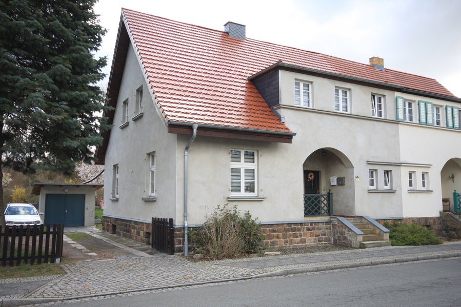 Charmante Villenhälfte von 1916 auf sonnigem Gartengrundstück nahe Premnitzer See