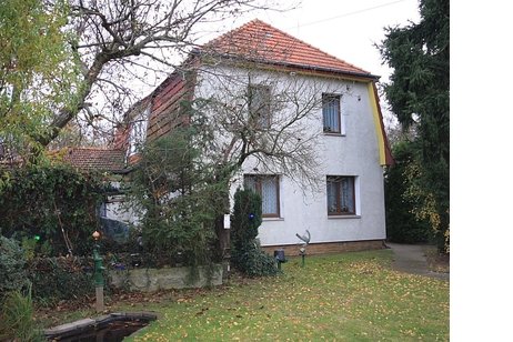 Charmantes Ein-/Zweifamilienhaus von 1930 in ruhiger und zentraler Wohnlage von Falkensee-Seegefeld