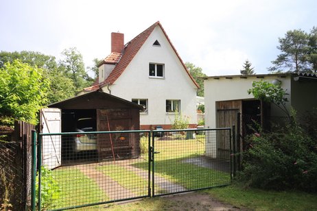 Charmantes Einfamilienhaus aus den 30er Jahren direkt am Wäldchen mit möglichen Bauplatz