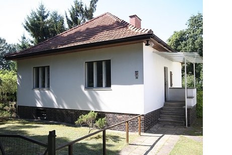 Charmantes Einfamilienhaus aus den 30er-Jahren in absoluter Toplage Falkensee Kolonie am See!