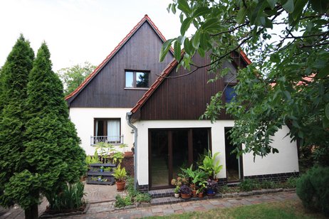 Charmantes Einfamilienhaus aus den 30er Jahren mit Einliegerwohnung auf großzügigem Gartengrundstück