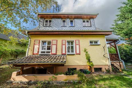 Charmantes Einfamilienhaus um 1936 mit separater Werkstatt erbaut in beliebter Lage von Priort