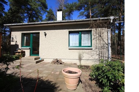 Charmantes Kleinhaus auf sonnigem Südgrundstück (weitere Bebauung möglich)