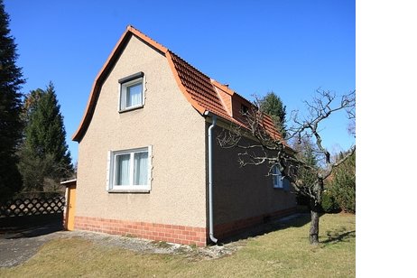 Charmantes Kleinhaus in optimaler Berlinnähe auf sonnigem Süd-Grundstück!