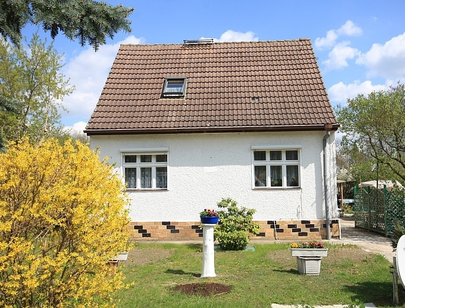Charmantes Kleinhaus mit Potenzial in optimaler Berlinnähe auf sonnigem Grundstück!