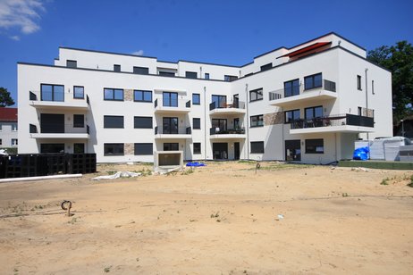 Erstbezug! Hochwertige 2-Zimmer-Wohnung mit TG-Stellplatz, Balkon, Fahrstuhl in bester Wohnlage