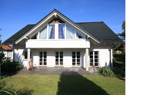 Exklusives Einfamilienhaus mit hochwertiger Ausstattung auf sonnigem Süd/West-Grundstück