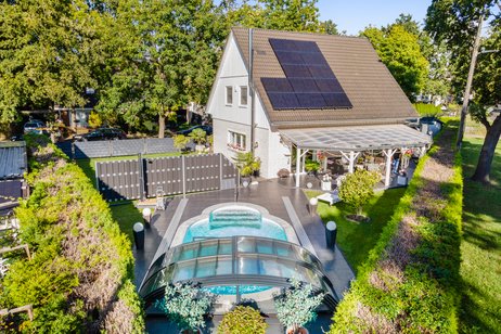 Exklusives Einfamilienhaus mit Pool und Photovoltaikanlage – Südwestlage in gefragtem Wohnumfeld