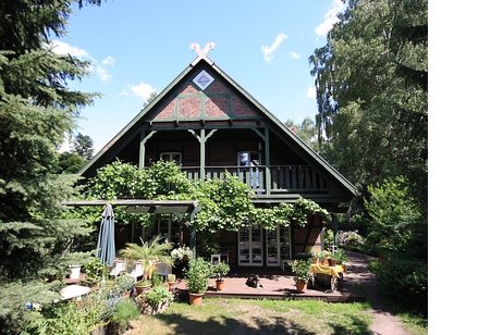 Exklusives Fachwerkhaus in sehr ruhiger und idyllischer Wohnlage mit zauberhaftem Südwestgarten!