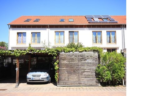 Exklusives und sehr gepflegtes Reihenhaus (Vollkeller) mit hochwertiger Ausstattung!