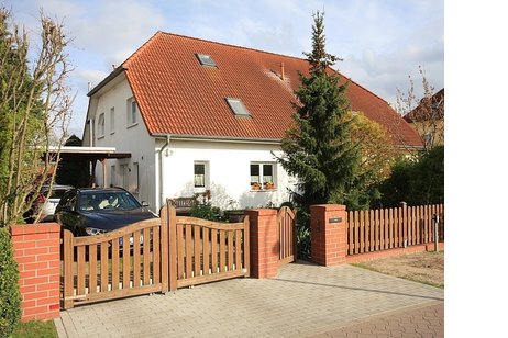 Gepflegte Doppelhaushälfte mit bester Ausstattung mit herrlichem Weitblick auf Felder und Wiesen