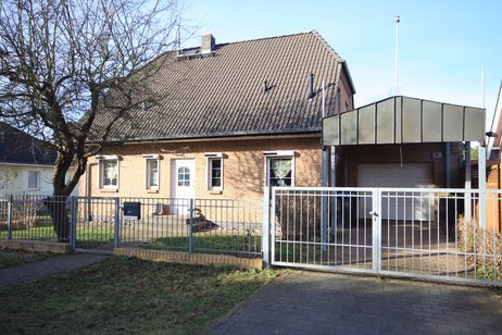 Gepflegtes Einfamilienhaus mit Garage in gefragter Wohnlage von Brieselang
