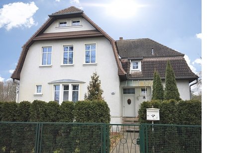 Großzügige Ein- bis Zweifamilienhaus-Villa von 1921 in absoluter Toplage von Falkensee-Finkenkrug