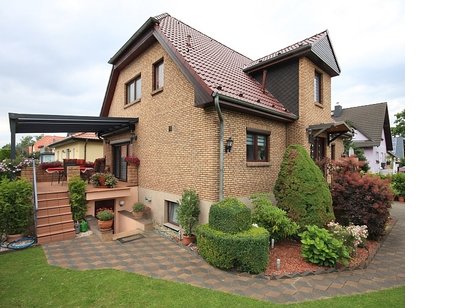 Großzügiges Ein- bis Zweifamilienhaus mit bester Ausstattung in optimaler Berlin- sowie Bahnhofsnähe