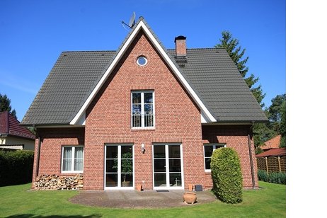 Großzügiges Einfamilienhaus mit bester Ausstattung und Doppelgarage in den beliebten Vogelsteigen
