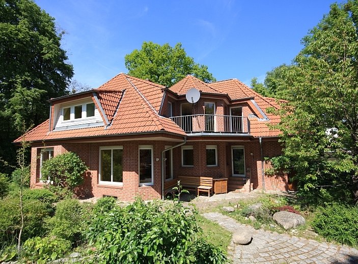 Großzügiges Einfamilienhaus mit Büro oder Praxis und Einliegerwohnung mit herrlichem Weitblick!