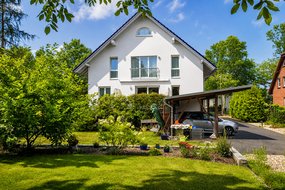 Großzügiges Einfamilienhaus mit Einliegerwohnung auf sonnigem Südgrundstück