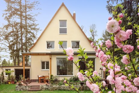 Großzügiges Einfamilienhaus von 1937 mit Wintergarten in Spitzenlage von Finkenkrug