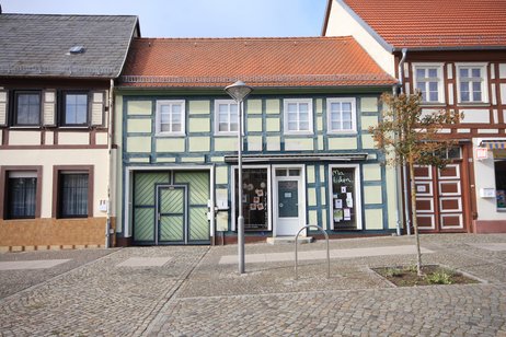 Historisches Fachwerkhaus mit 3 Einheiten + einem weiteren Einfamilienhaus in direkter Nähe vom Rathaus