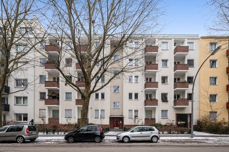 Hochwertig teilmöblierte 1-Zimmer-Wohnung mit Balkon in direkter Nähe zum Prager Platz