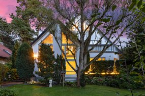 Hochwertige Architektenvilla in Wald- und Seenähe zum Wohnen und Arbeiten