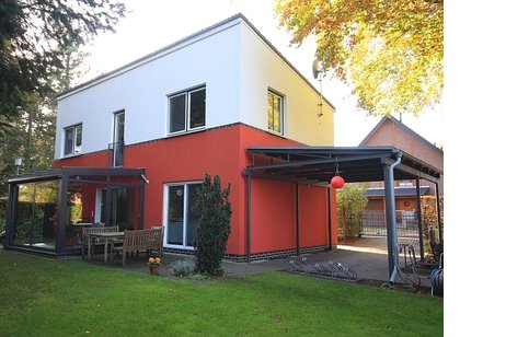 Hochwertiges Architektenhaus im Bauhausstil mit exzellenter Ausstattung in Spitzenlage