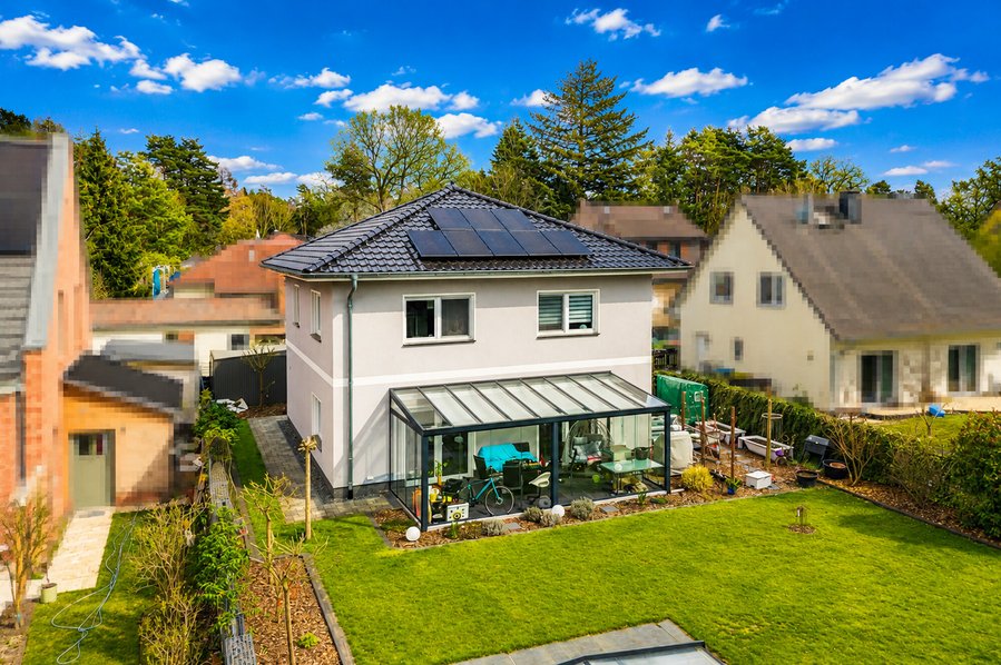 Hochwertiges Einfamilienhaus mit Pool und exklusiver Ausstattung in Toplage von Falkensee