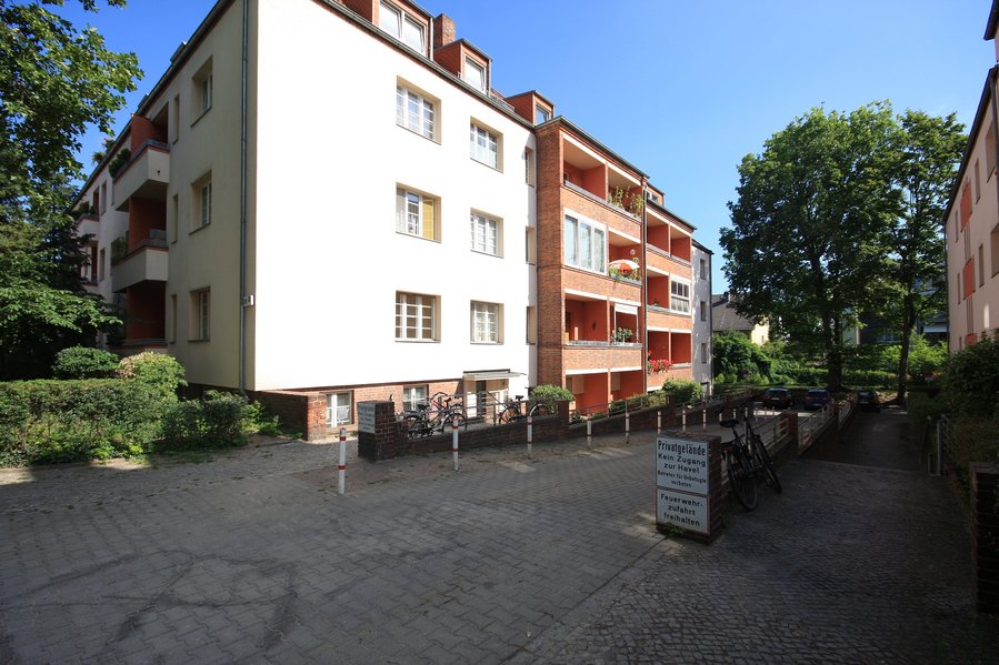 Bezugsfreie Ein-Zimmer-Wohnung mit Balkon in beliebter Lage von Berlin-Spandau