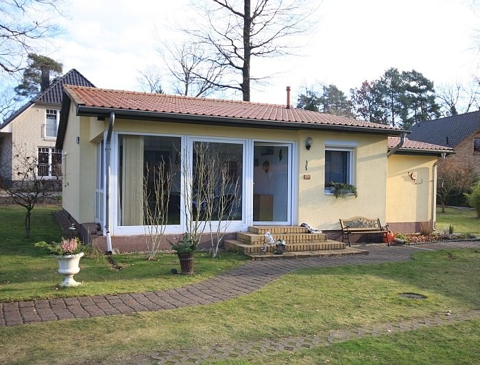 Interessantes Einfamilienhaus im Bungalowstil auf sonnigem Gartengrundstück in beliebter Wohnlage