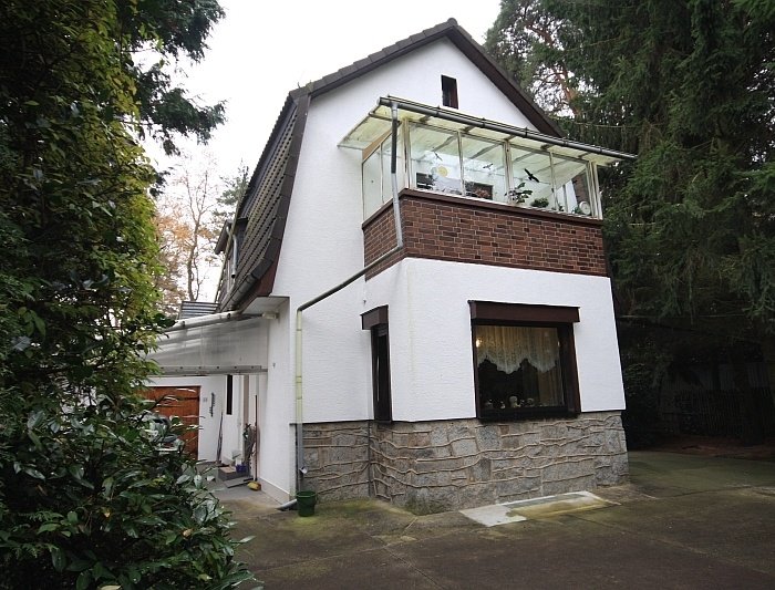 Interessantes Einfamilienhaus mit Einliegerwohnung und Garage in Bestlage Falkensee-Falkenhain