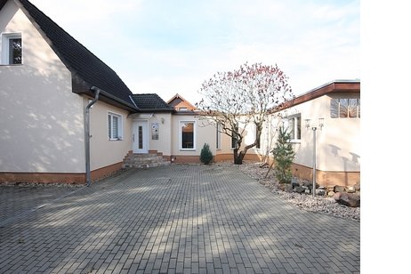 Interessantes Einfamilienhaus - optimale Kombination zwischen modern und alt in ruhiger Wohnlage