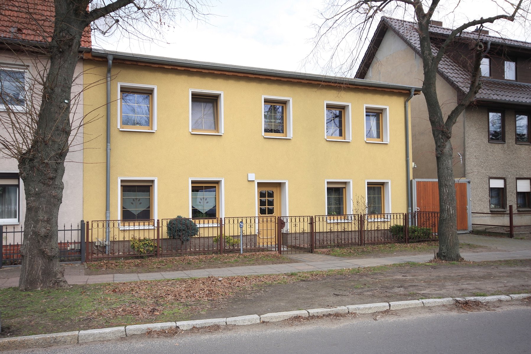 Interessantes und gepflegtes Einfamilienhaus mit großer Werkstatt