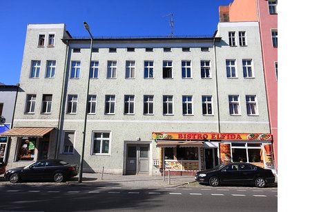 Interessantes Wohn- und Geschäftshaus mit 10 Wohneinheiten in Spandauer Havelnähe