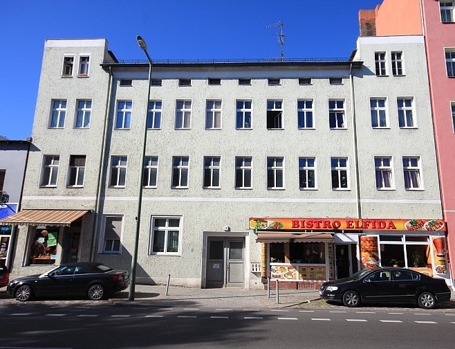 Interessantes Wohn- und Geschäftshaus mit 10 Wohneinheiten in Spandauer Havelnähe