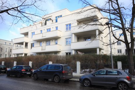 Lichtdurchflutete Vier-Zimmer-Wohnung mit Balkon in Spitzenlage von Berlin!
